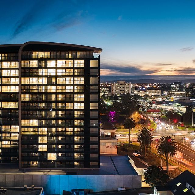 Beautiful 1 Bed apartment in the heart of Manukau - Photo 1
