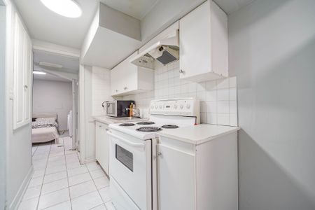 For Lease - 47 Greendale Avenue Unit# Lower, Toronto, Ontario - Photo 2