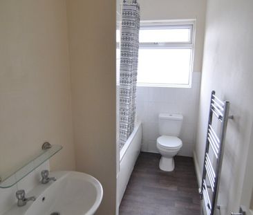 2 bed Terraced - To Let - Photo 5