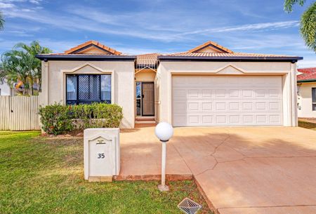 CHARMING 3 BEDROOM HOME IN HEART OF KIRWAN! - Photo 2