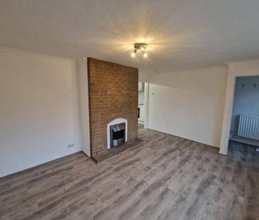 2 bedroom end of terrace house to rent - Photo 2