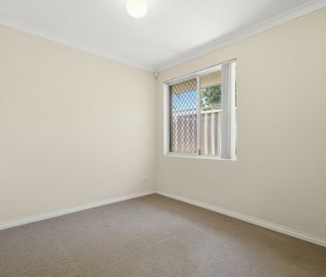 Charming Townhouse in Osborne Park - Photo 4