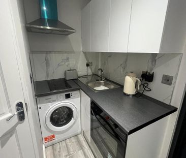 Studio to rent - Photo 2