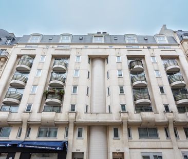 location Appartement F3 DE 69m² À PARIS - Photo 1