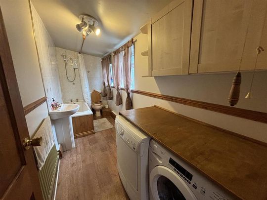 3 bedroom end of terrace house to rent - Photo 1