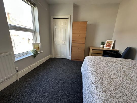 3 bedroom terraced house to rent - Photo 1