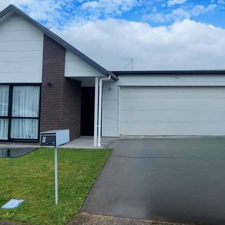 Three Bedroom Home in Flagstaff - Photo 4