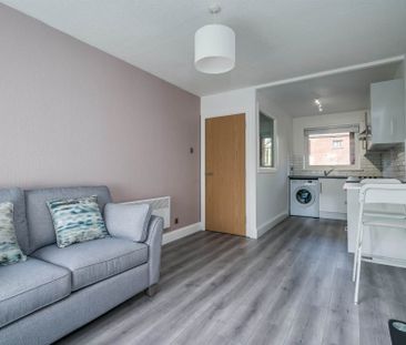 6 Rugby Court, Belfast, BT7 1PN - Photo 4