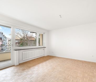 Newly renovated oasis of well-being in the heart of Zurich-Wiedikon! - Photo 2