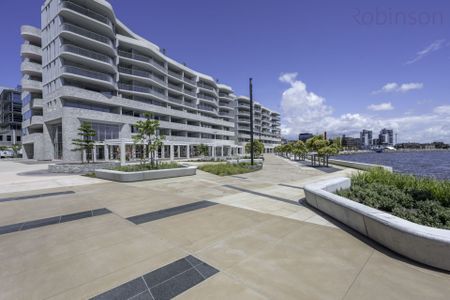 Luxuriously Spacious Apartment in the Heart of Honeysuckle - Photo 5