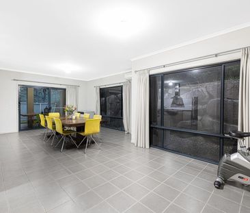 24 Ridgeview St, Carindale QLD 4152 - House For Rent | Domain - Photo 2