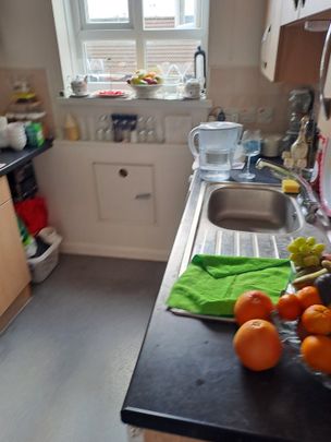 Room in a Shared Flat, Southcott House, E3 - Photo 1