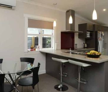 MAYFAIR - 4 BEDROOMS - Photo 4