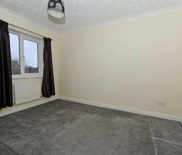 2 bedroom semi-detached house to rent - Photo 6