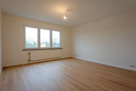 Volledig gerenoveerd appartement op de vierde verdieping in het centrum van Kapellen. - Photo 4