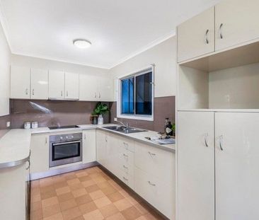 Highset house with a large yard in Wacol - Photo 4