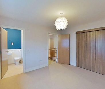 4 bedroom detached house to rent - Photo 4