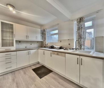 3 bedroom detached house to rent - Photo 2