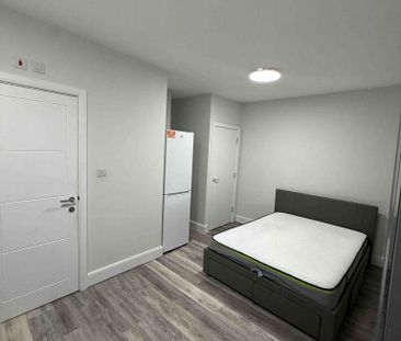 Studio to rent - Photo 6