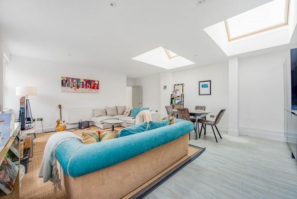 2 bedroom flat to rent - Photo 1