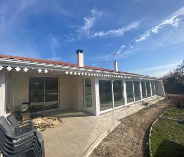 33450 SAINT-LOUBES - Maison de plain-pied de 4 chambres avec jardin... - Photo 6