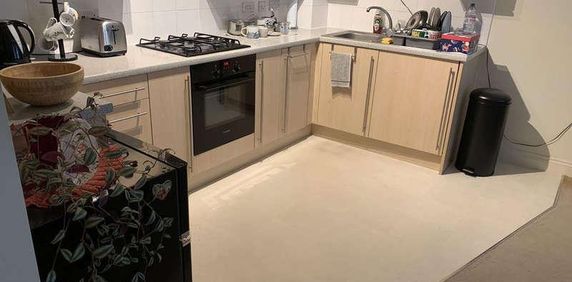 Larch Close, Nuneaton, Warwickshire, CV10 - Photo 2