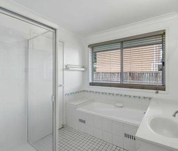 Light & Bright Family Home - Photo 4