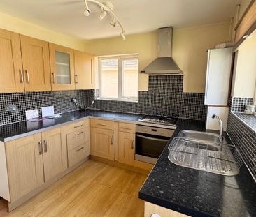 3 bedroom chalet to rent - Photo 5