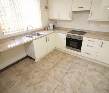 2 Bedroom Ground Floor Flat - Photo 5