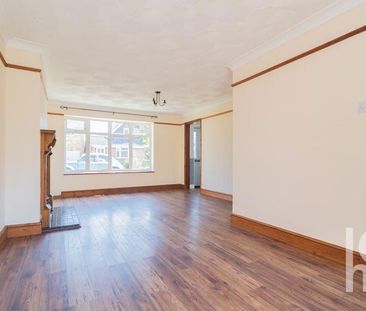 3 bedroom semi-detached house to rent - Photo 2