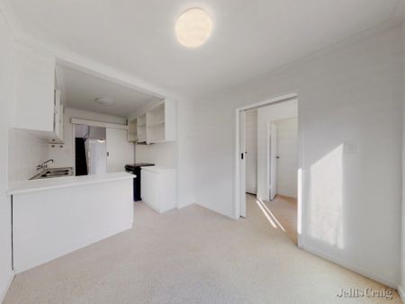 2 Bed, 1 Bath - Photo 2