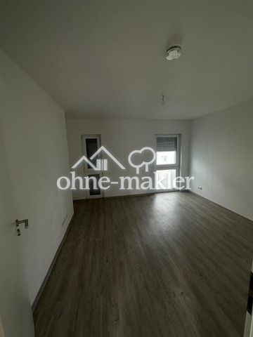 Wunderschöne sanierte 1 und 4 Zimmer Wohnung mit Fußbodenheizung und Balkon - Photo 2