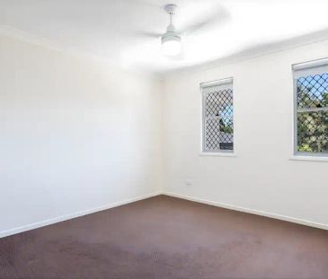 “3 Bedroom Home with Airconditioning” - Photo 4