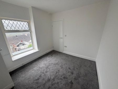 4 bedroom terraced house to rent - Photo 3