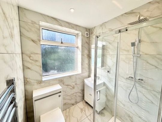 Dorrington Gardens, Hornchurch, RM12 4HX, Property for rent - Photo 1