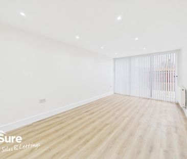 3 bedroom end of terrace house to rent - Photo 3