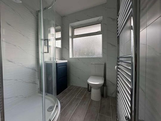 Fetcham, Leatherhead, KT22 - Photo 1