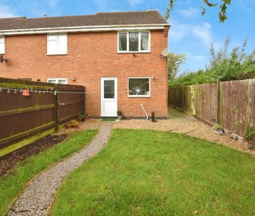 3 bedroom semi-detached house to rent - Photo 5