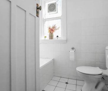 Darlington - Photo 2