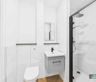 High street, crawley - Photo 2