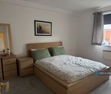 2 bedroom flat to rent - Photo 2