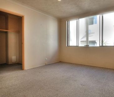 7/11 Stanhill Drive, 4217, Chevron Island Qld - Photo 2