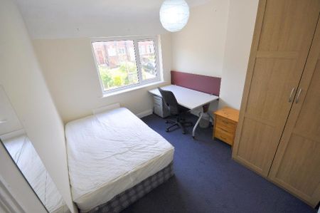 3 bedroom terraced house to rent - Photo 2