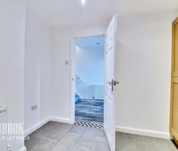 2 bedroom semi-detached house to rent - Photo 6