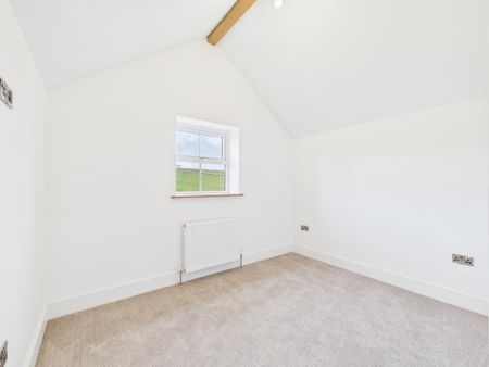 5 bedroom semi-detached house to rent - Photo 2