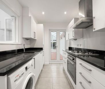 2 bedroom semi-detached house to rent - Photo 6