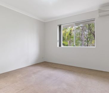 BRIGHT, LIGHT AND AIRY! - Photo 2