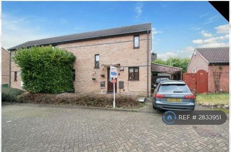 3 bedroom semi-detached house to rent - Photo 2