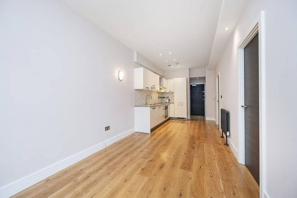 1 bedroom flat to rent - Photo 1