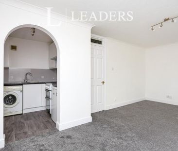 Studio to rent - Photo 6